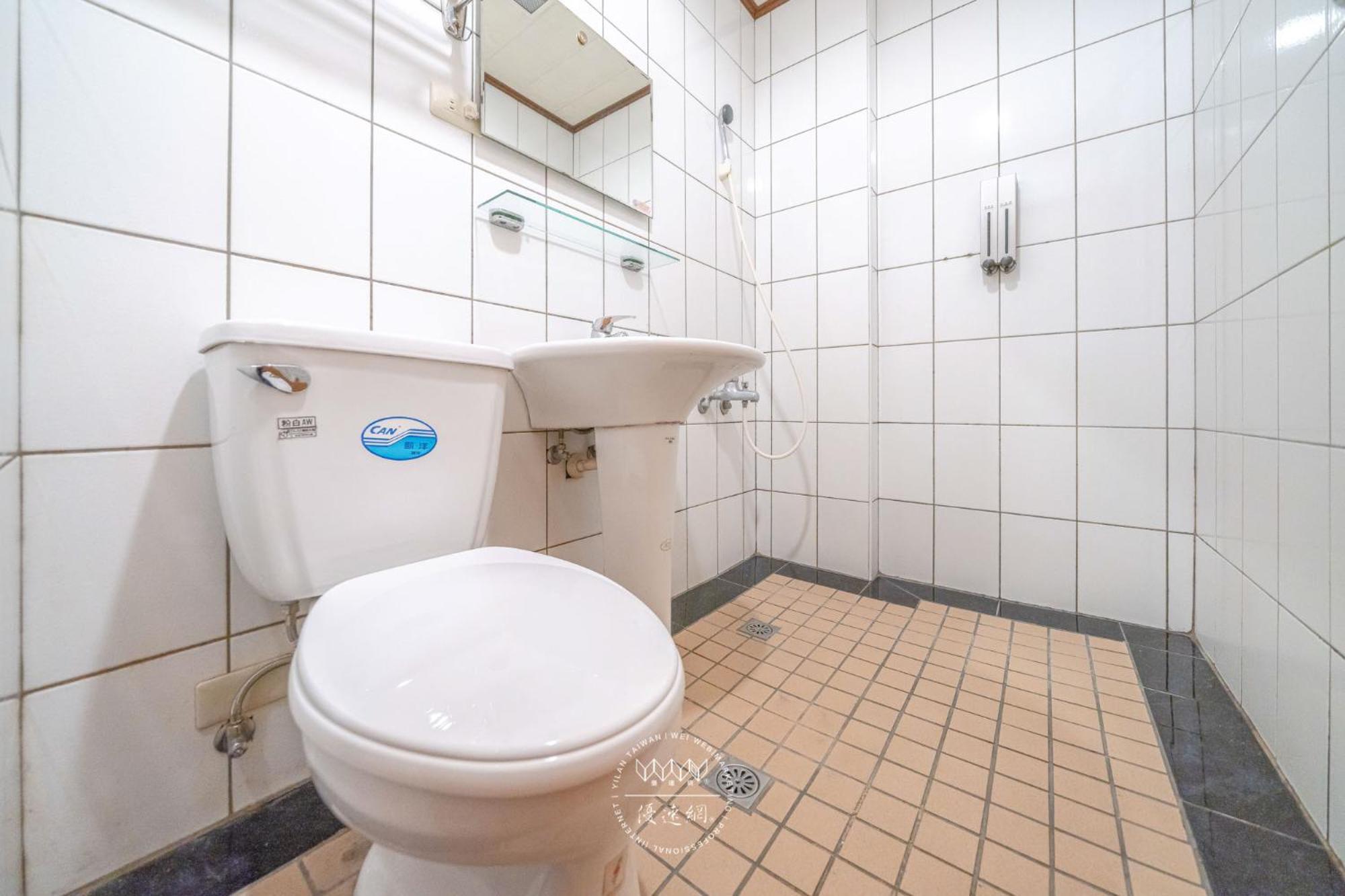 羅東夜市 工業loft旅宿 Loft House Luodong Eksteriør billede