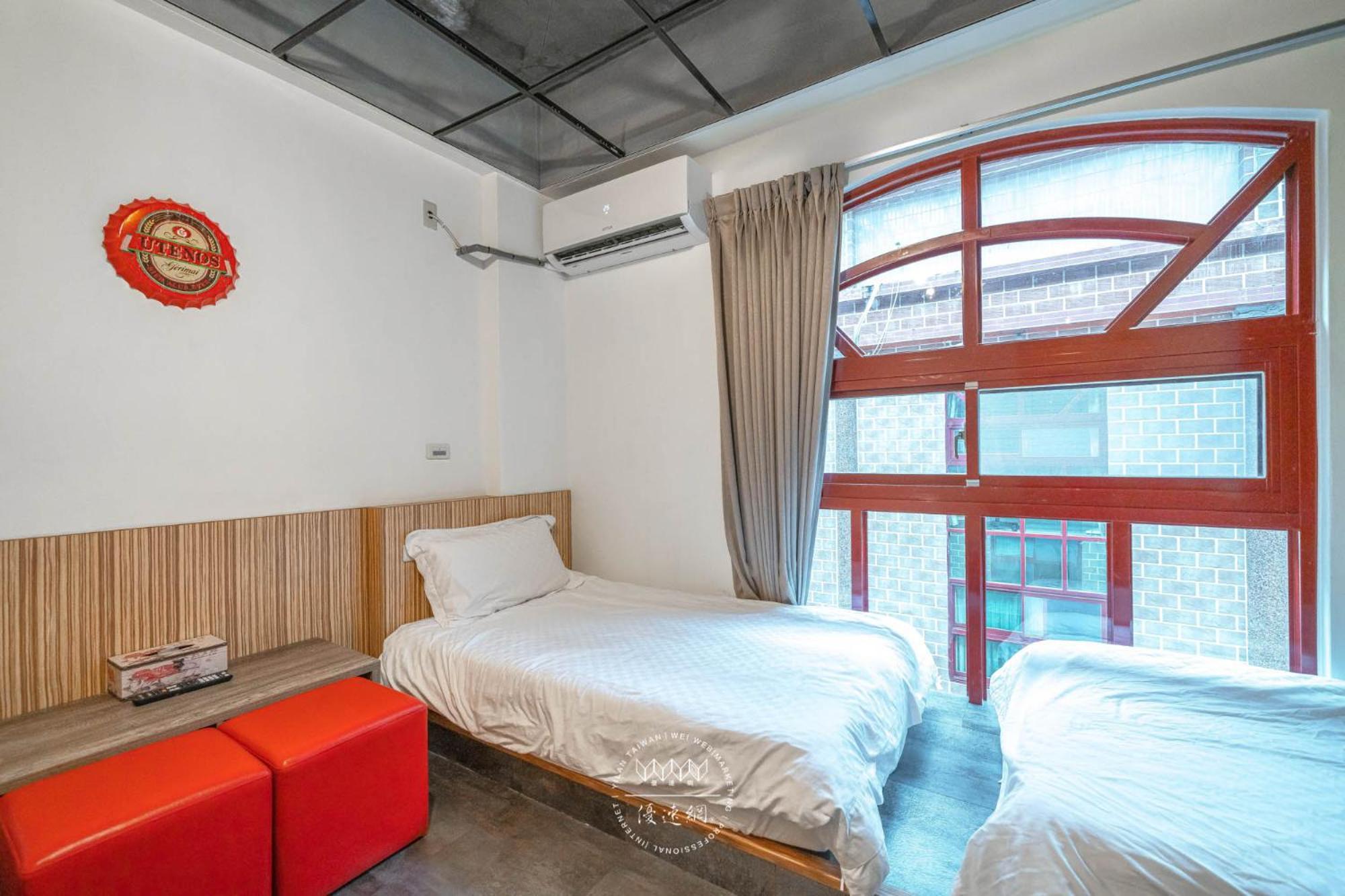 羅東夜市 工業loft旅宿 Loft House Luodong Eksteriør billede