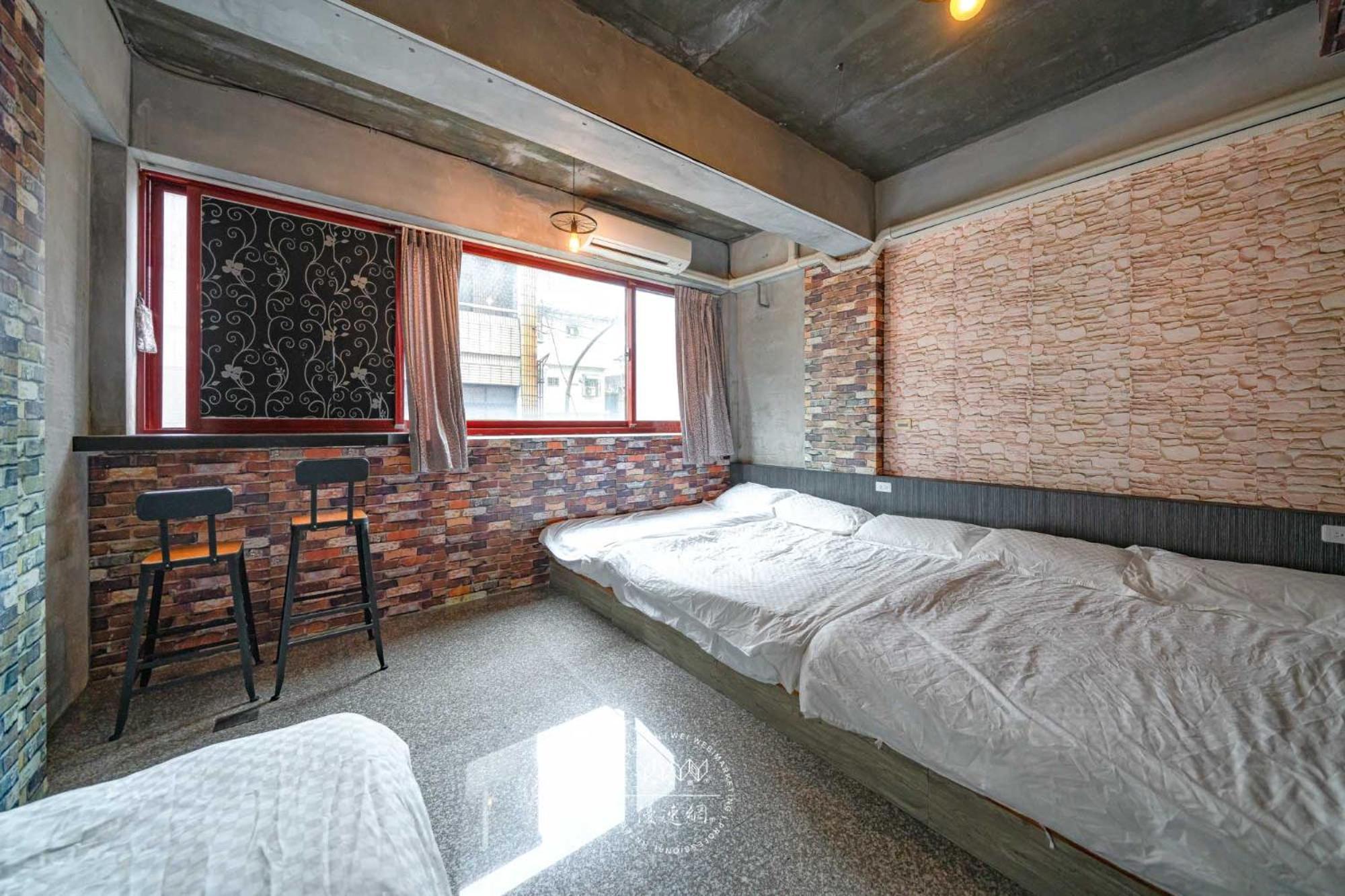 羅東夜市 工業loft旅宿 Loft House Luodong Eksteriør billede