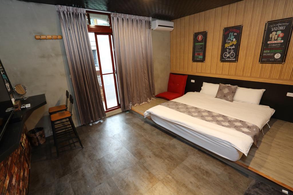 羅東夜市 工業loft旅宿 Loft House Luodong Eksteriør billede